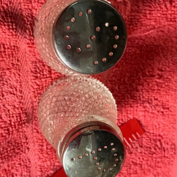Pair of vintage salt and pepper shakers - Picture 4 of 9